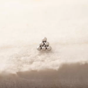 top triangulo bolitas 6